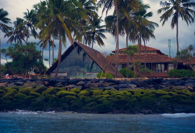 リゾートホテル Ranweli Holiday Village