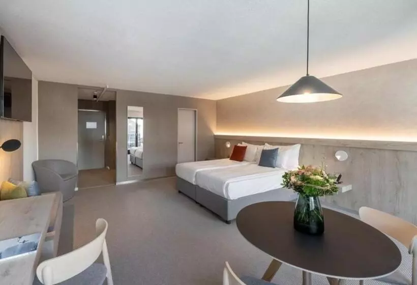 Victoria Hotel & Residence