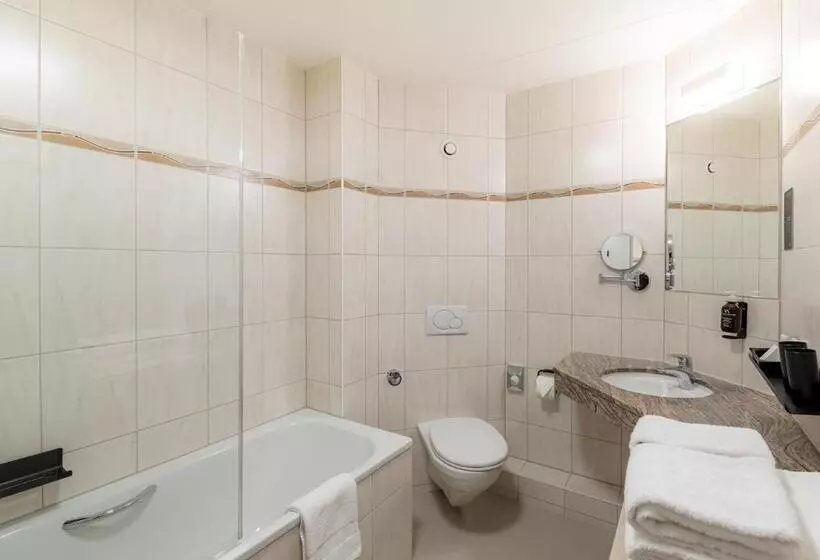 Victoria Hotel & Residence