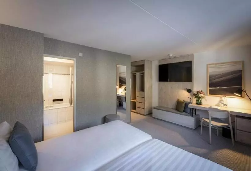 Victoria Hotel & Residence