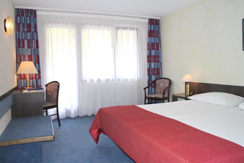 Victoria Hotel & Residence