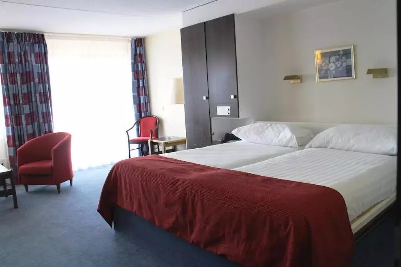 Victoria Hotel & Residence