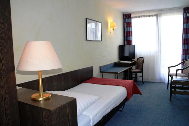 Victoria Hotel & Residence