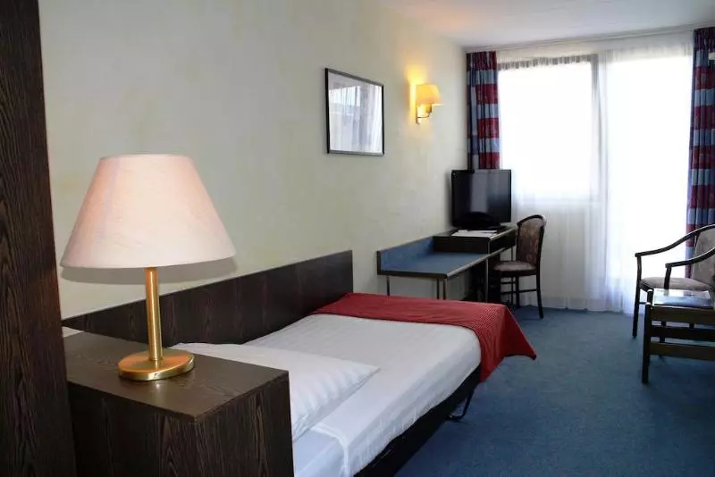 Victoria Hotel & Residence