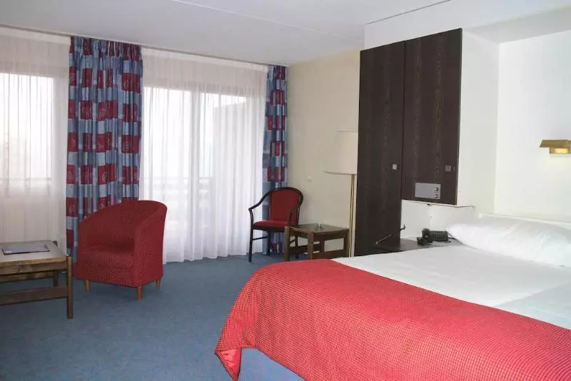 Victoria Hotel & Residence