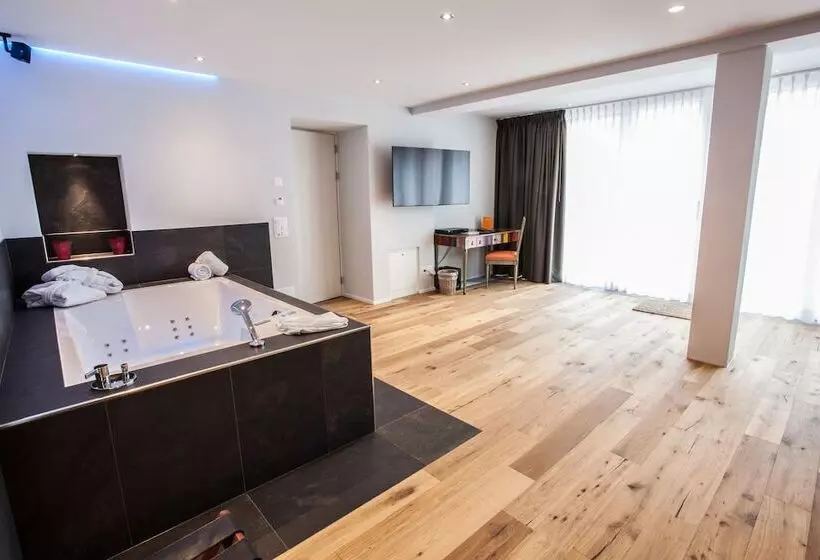 Garni Hotel Frohburg