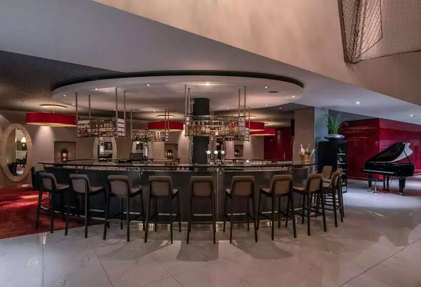 Hilton Geneva Hotel And Conference Centre