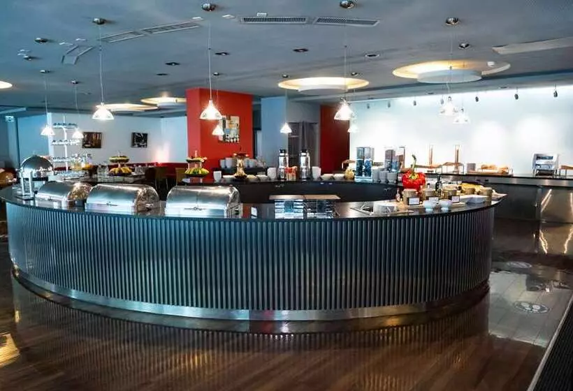 Hilton Geneva Hotel And Conference Centre