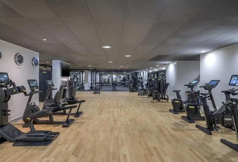 Hilton Geneva Hotel And Conference Centre