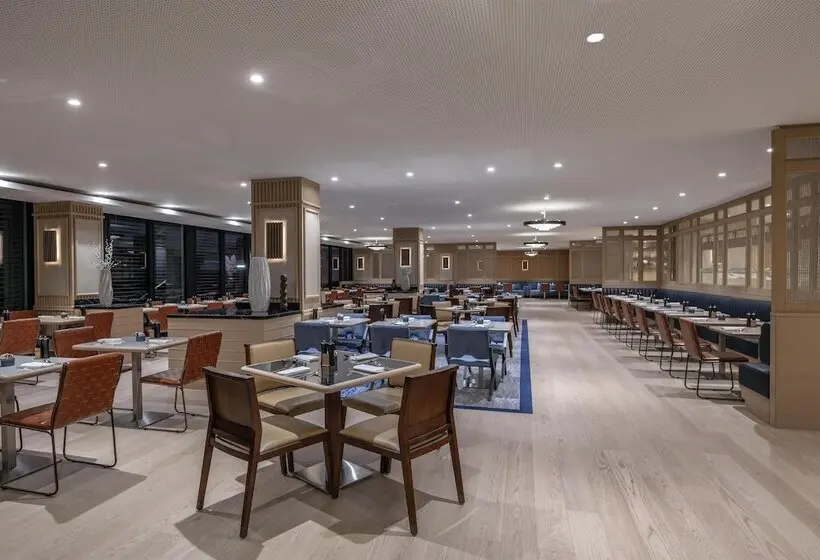 Hilton Geneva Hotel And Conference Centre