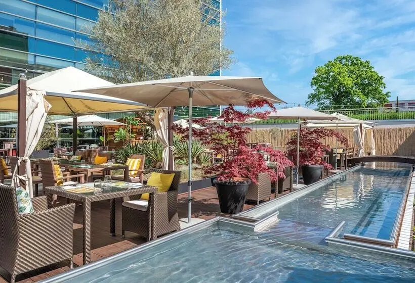 Hilton Geneva Hotel And Conference Centre