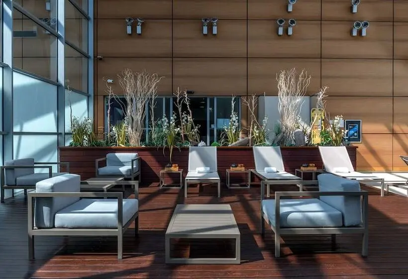 Hilton Geneva Hotel And Conference Centre
