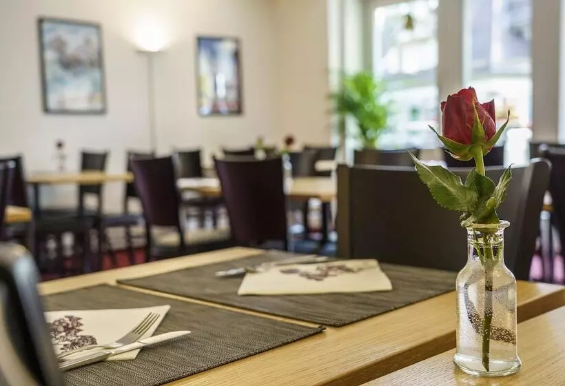 Отель Bernerhof