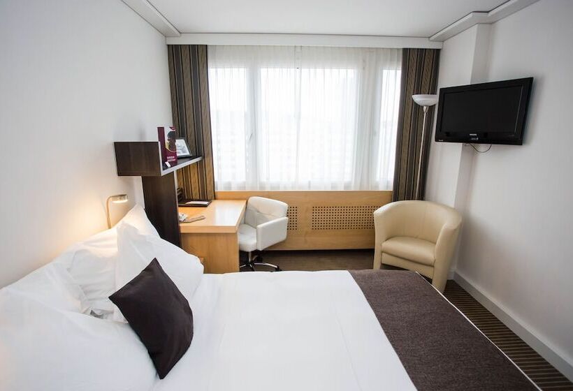 Hotel Crowne Plaza Zürich, An Ihg