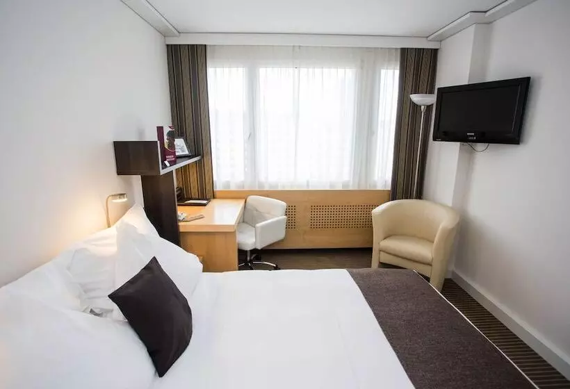 Hotel Crowne Plaza Zürich, An Ihg