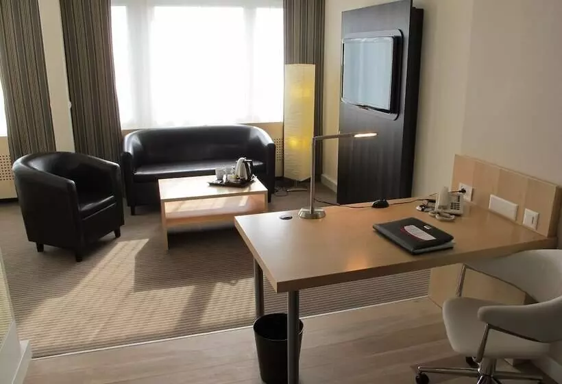 Hotel Crowne Plaza Zürich, An Ihg