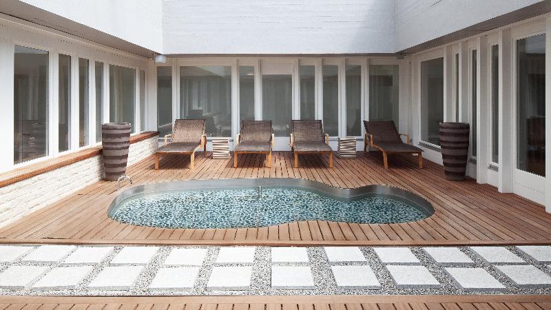 Hotel Crowne Plaza Zürich, An Ihg