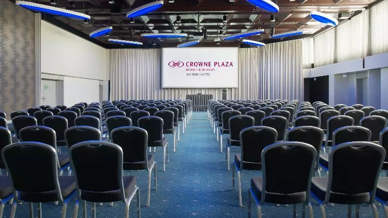 Hotel Crowne Plaza Zürich, An Ihg