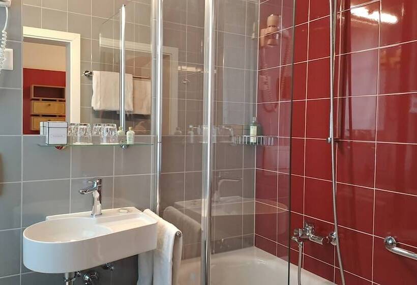 هتل International & Terminus