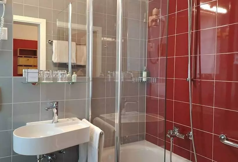 هتل International & Terminus