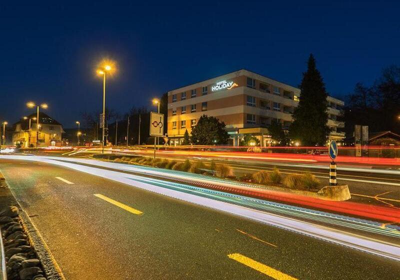 هتل Holiday Thun