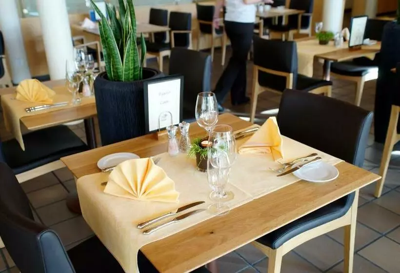 هتل Park Bad Zurzach