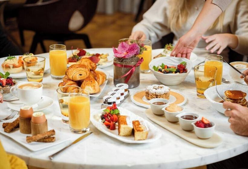 The Ritz Carlton Hotel De La Paix, Geneva