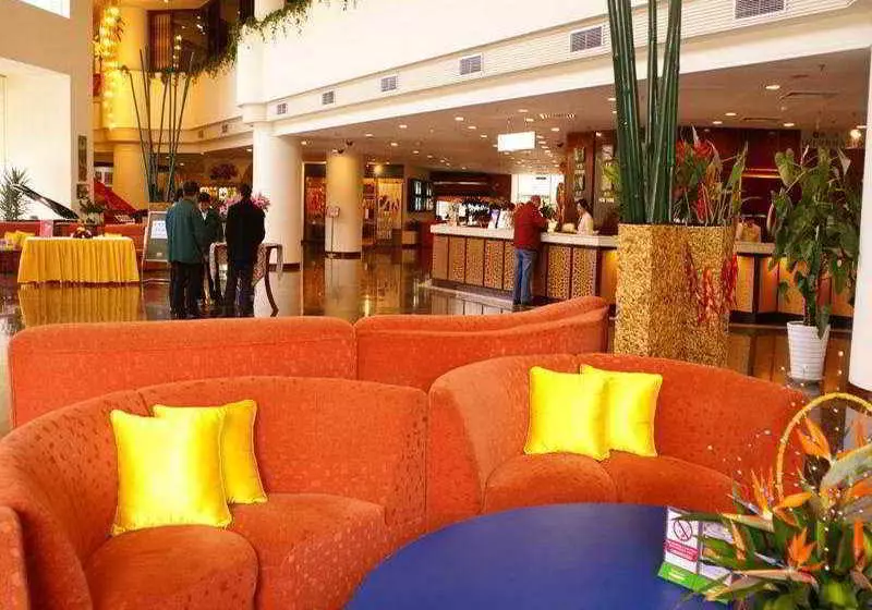 هتل Holiday Inn Yangtze Chongqing