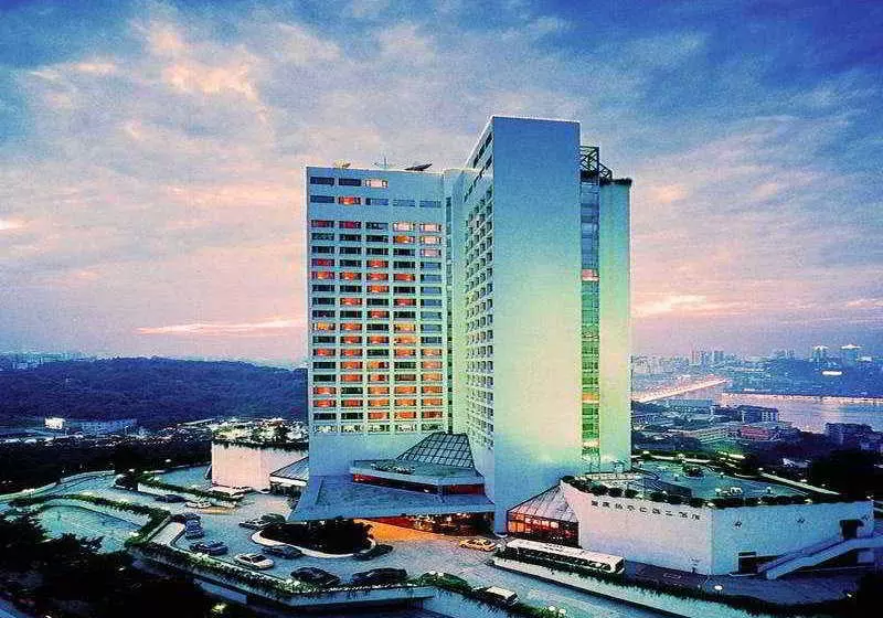 هتل Holiday Inn Yangtze Chongqing