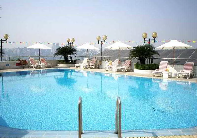 هتل Holiday Inn Yangtze Chongqing