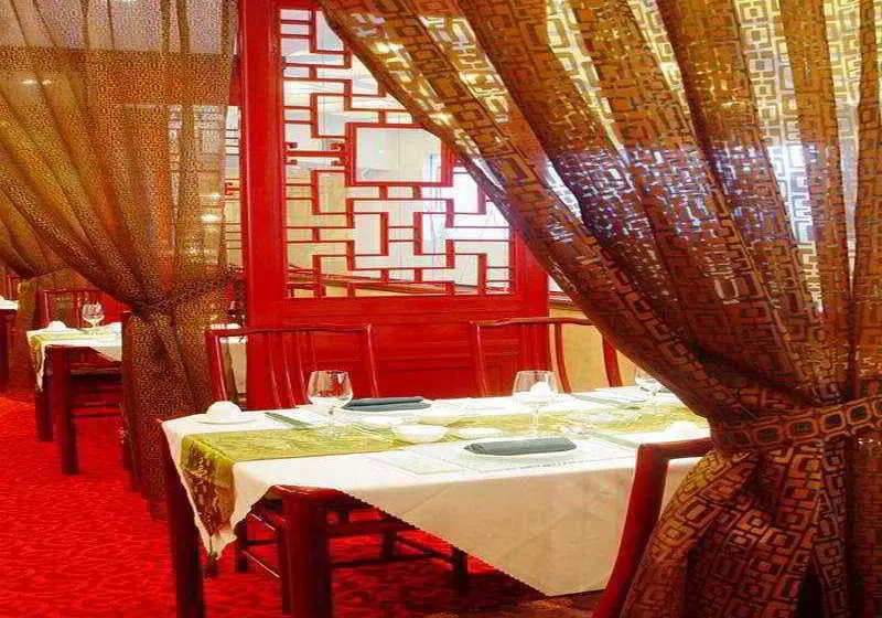 هتل Holiday Inn Yangtze Chongqing