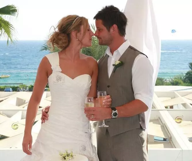 Napa Mermaid Hotel & Suites