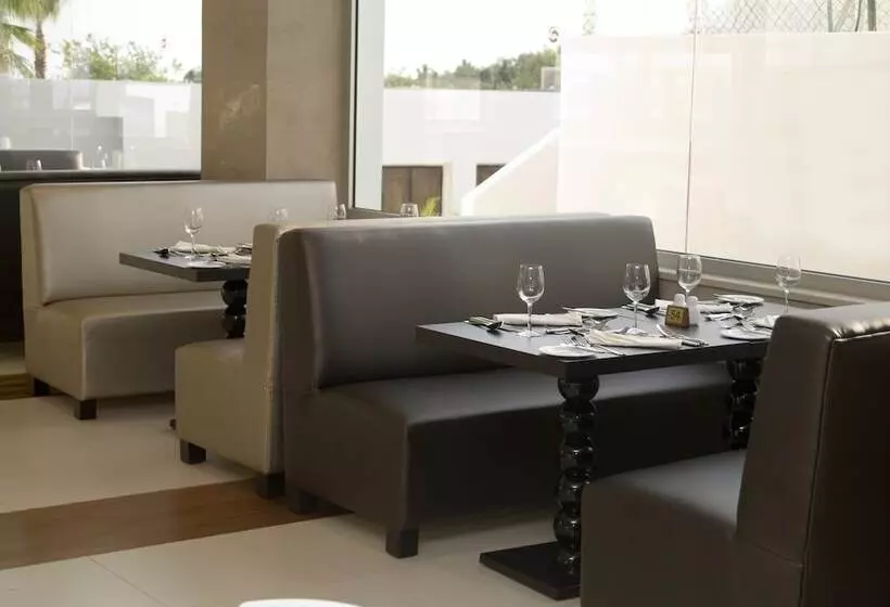 Napa Mermaid Hotel & Suites