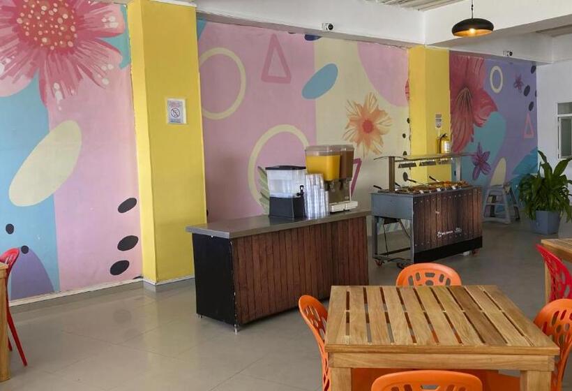 هتل On Vacation Blue Tone