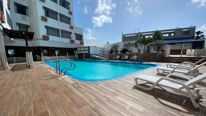 هتل On Vacation Blue Tone