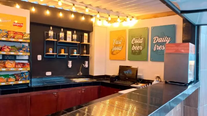 酒店 On Vacation Blue Tone