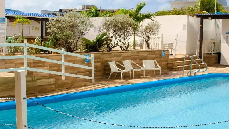 酒店 On Vacation Blue Tone