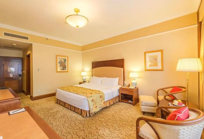 酒店 Shangri La Hangzhou   The Back Garden Of West Lake