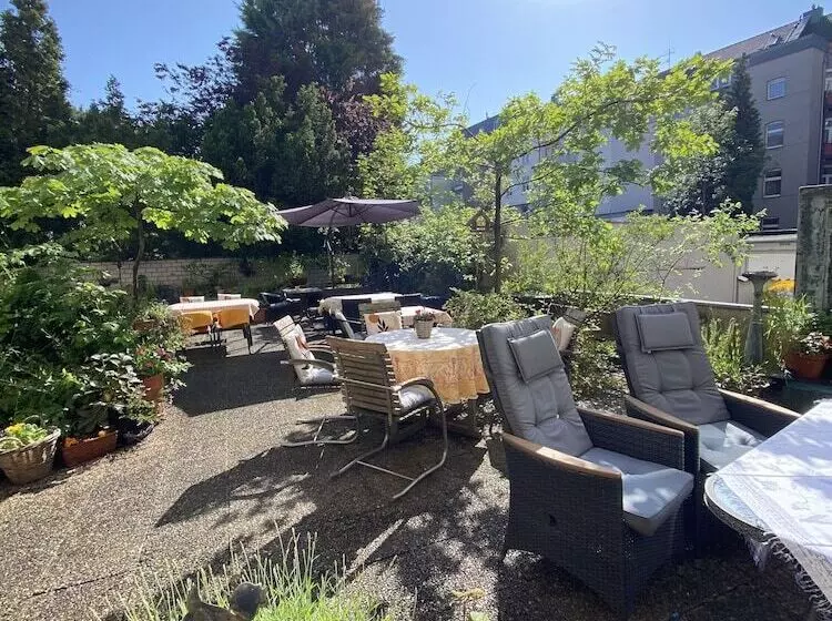 هتل Cascade Superior