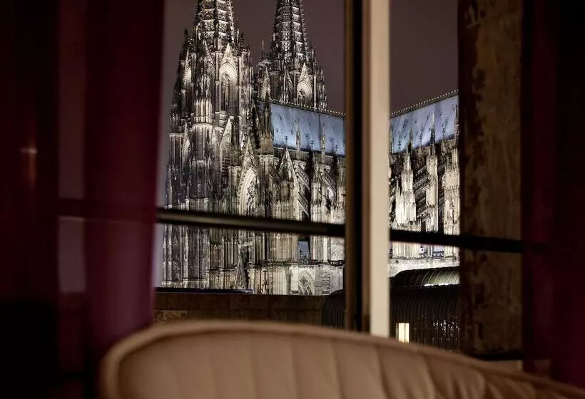 هتل Mondial Am Dom Cologne  Mgallery
