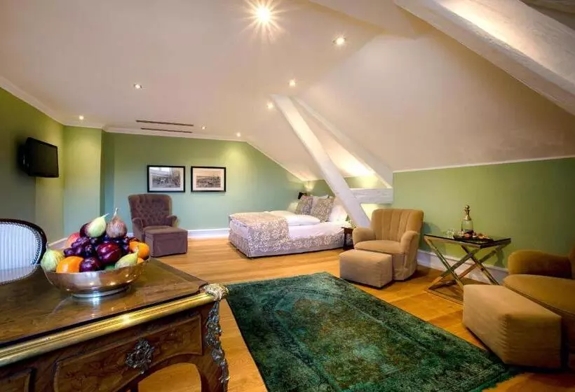 Schlosshotel Hugenpoet