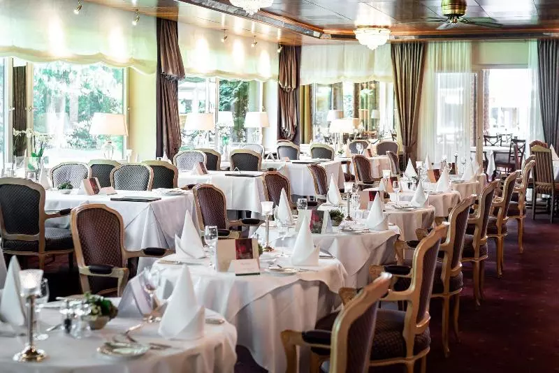 Waldhotel Tannenhäuschen