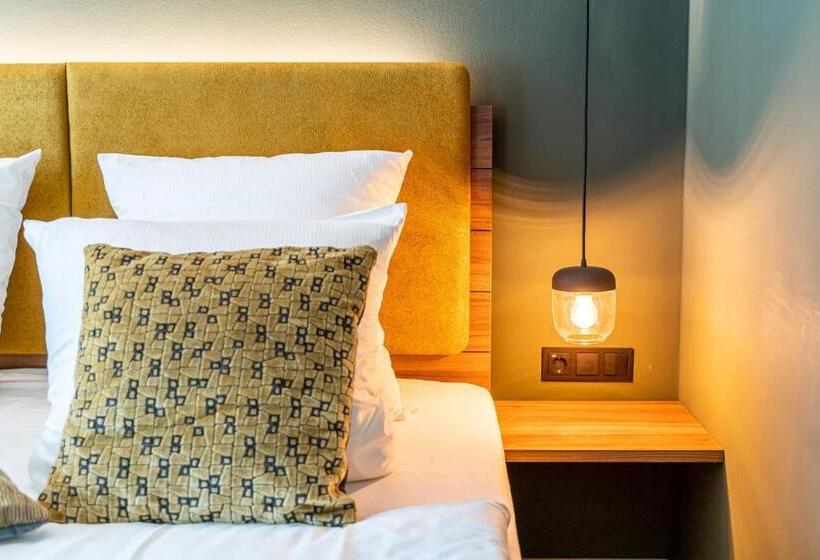 Waldhotel Tannenhäuschen