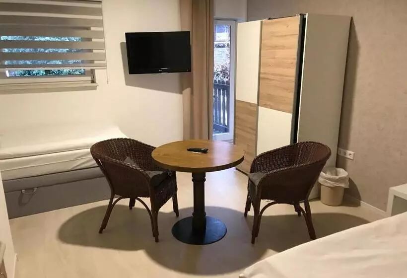 בית מלון כפרי Zum Weinberg