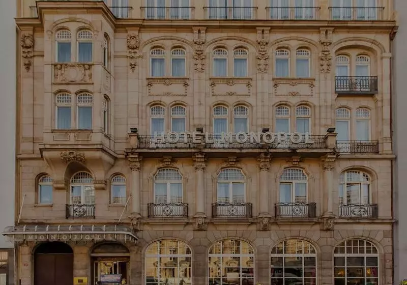 בית מלון כפרי Monopol  Central Station