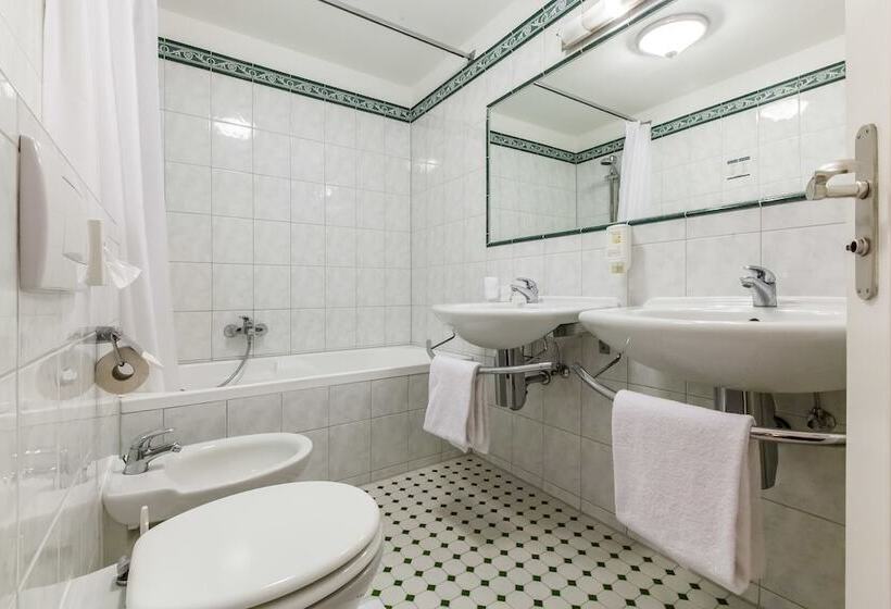 فندق Monopol  Central Station