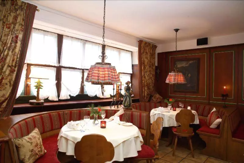 호텔 & Restaurant Sonne