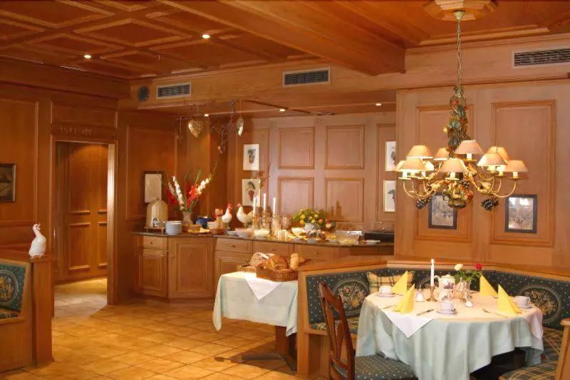 호텔 & Restaurant Sonne