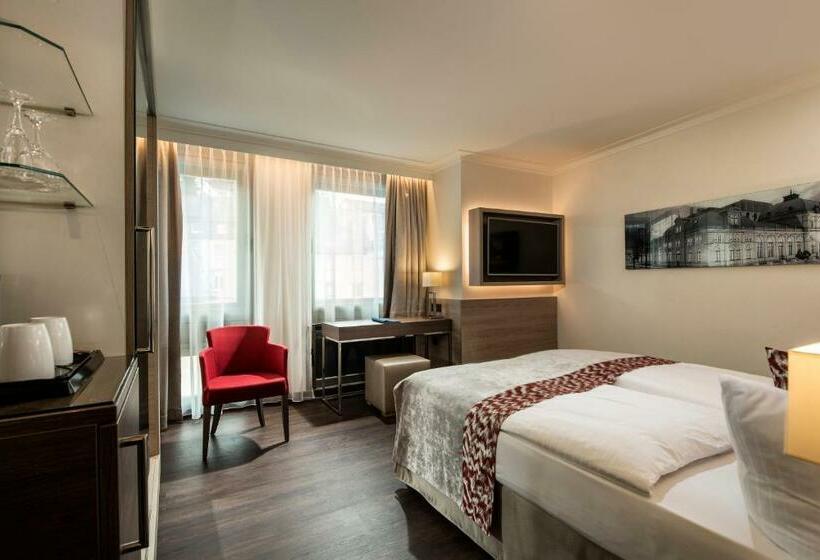 هتل Radisson Blu Badischer Hof