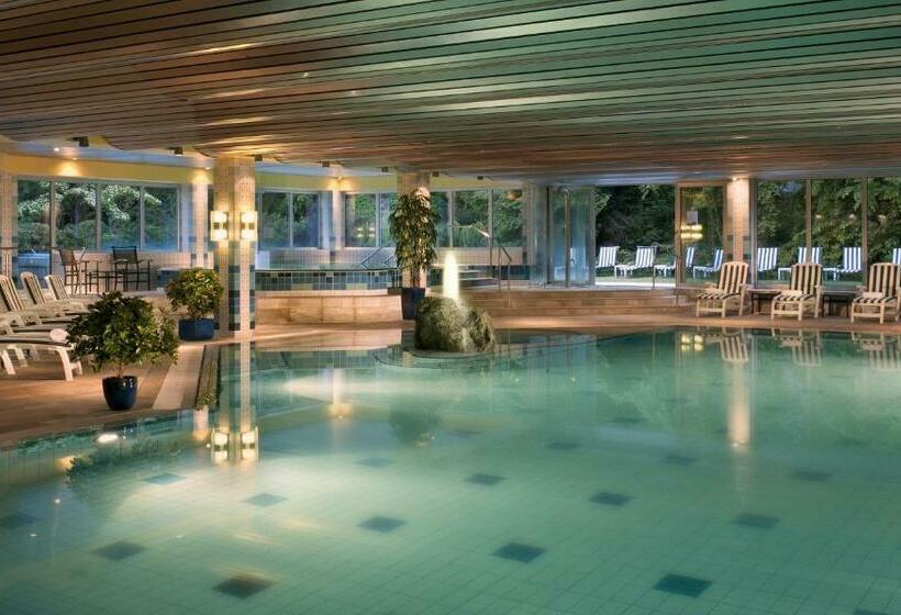 هتل Radisson Blu Badischer Hof